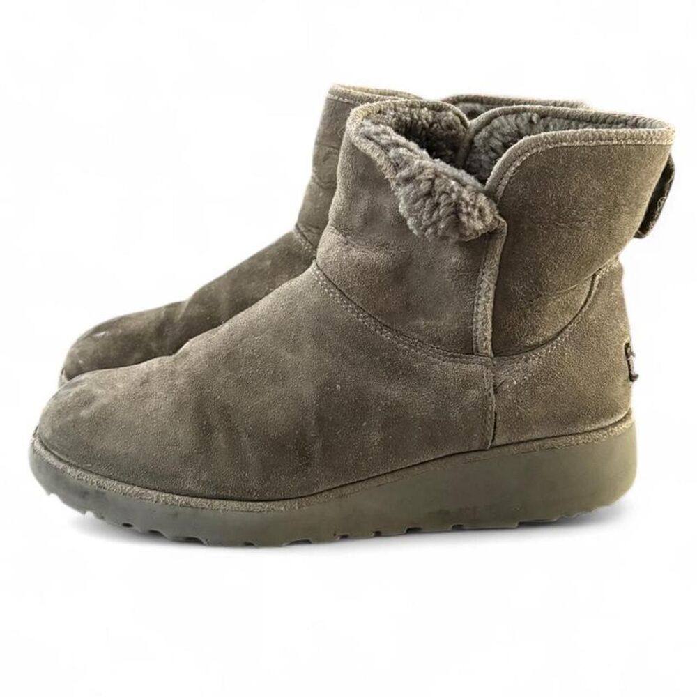 Vintage Womens Ugg Boots SZ 9